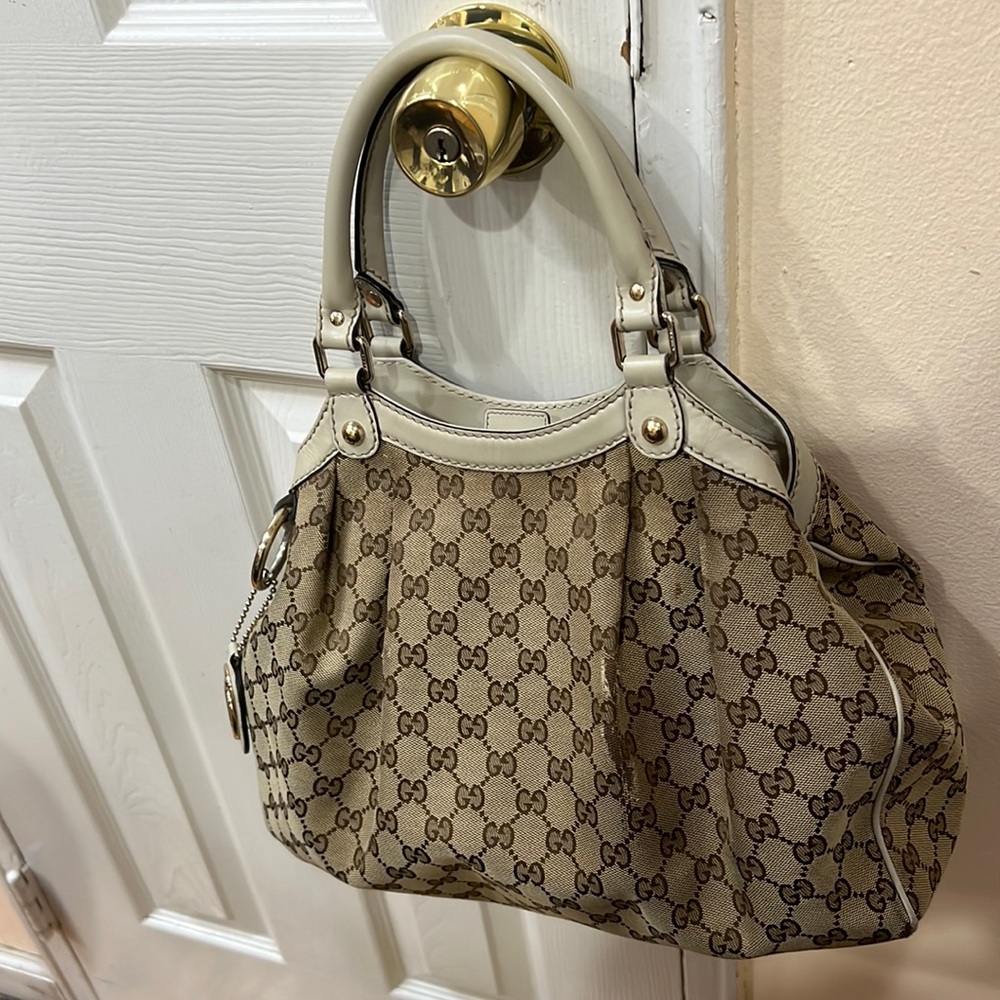 Gucci bag used in good condition